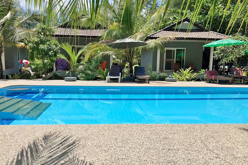 Bungalow Pool View Beach Side